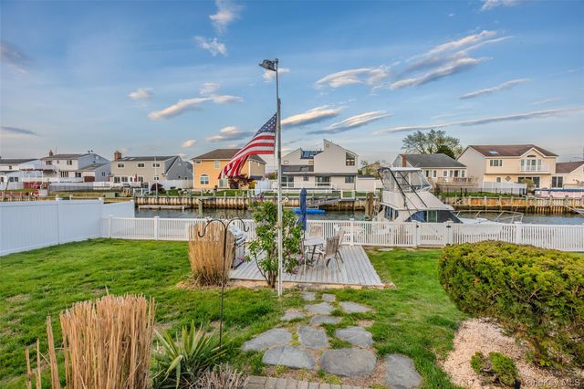 61 S Bay Avenue, Massapequa, NY 11758