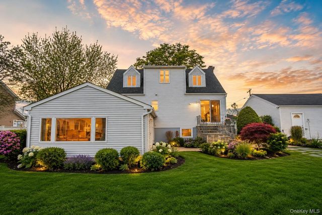 61 S Bay Avenue, Massapequa, NY 11758