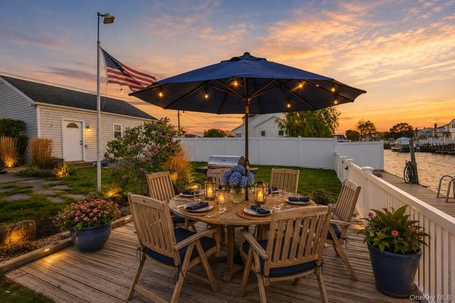 61 S Bay Avenue, Massapequa, NY 11758