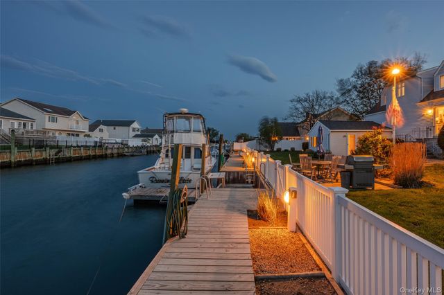 61 S Bay Avenue, Massapequa, NY 11758