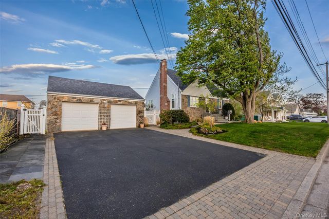 61 S Bay Avenue, Massapequa, NY 11758