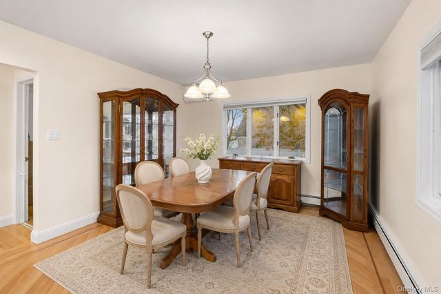 61 S Bay Avenue, Massapequa, NY 11758