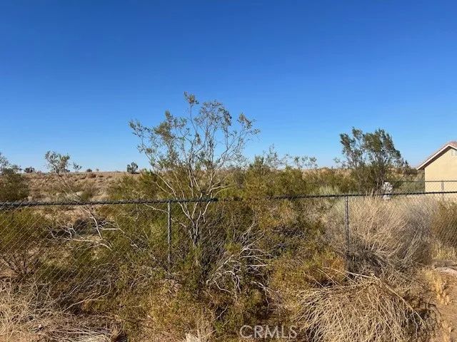 5202 La Mesa, Phelan, CA 92371