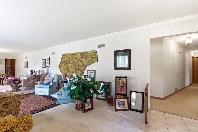 15085 Cascade DRIVE, Elm Grove, WI 53122