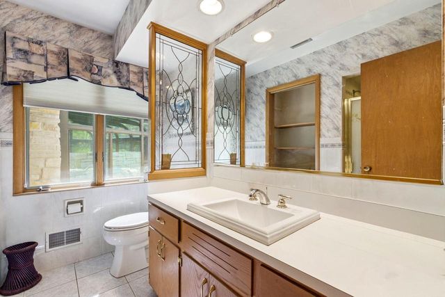 15085 Cascade DRIVE, Elm Grove, WI 53122