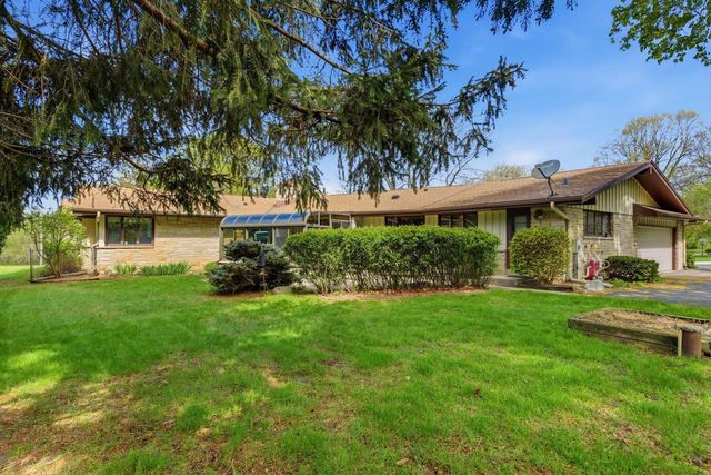 15085 Cascade DRIVE, Elm Grove, WI 53122