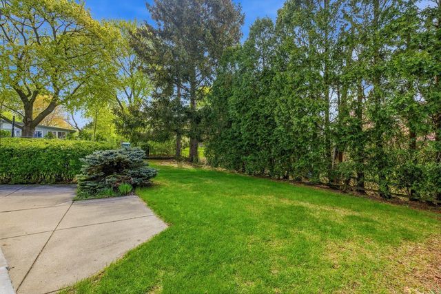 15085 Cascade DRIVE, Elm Grove, WI 53122