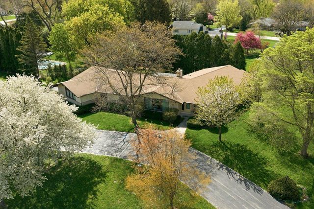 15085 Cascade DRIVE, Elm Grove, WI 53122