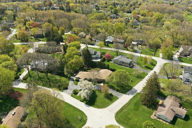 15085 Cascade DRIVE, Elm Grove, WI 53122