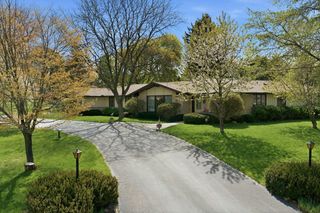 15085 Cascade DRIVE, Elm Grove, WI 53122