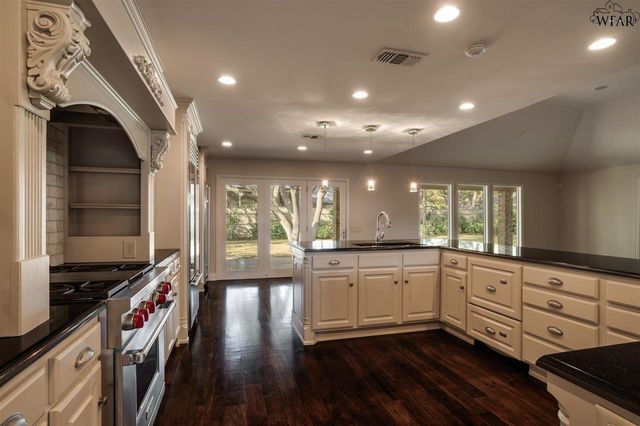 2516 BEEFEATER DRIVE, Wichita Falls, TX 76308