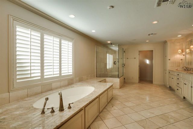 2516 BEEFEATER DRIVE, Wichita Falls, TX 76308