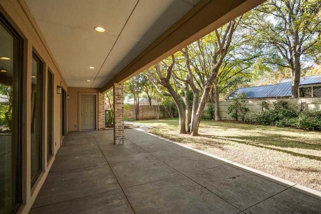 2516 BEEFEATER DRIVE, Wichita Falls, TX 76308