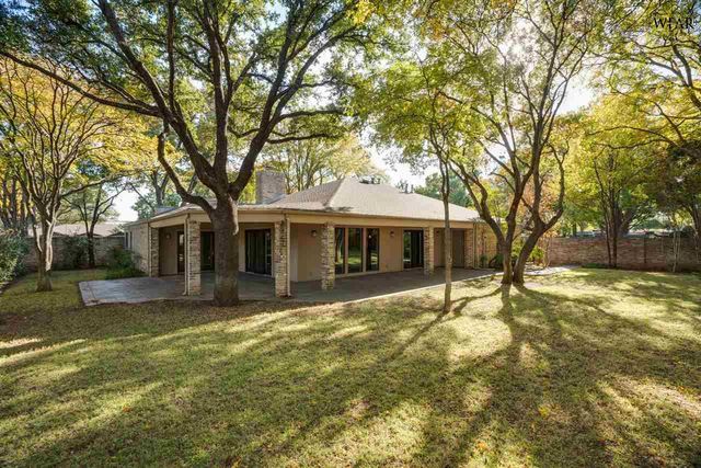 2516 BEEFEATER DRIVE, Wichita Falls, TX 76308