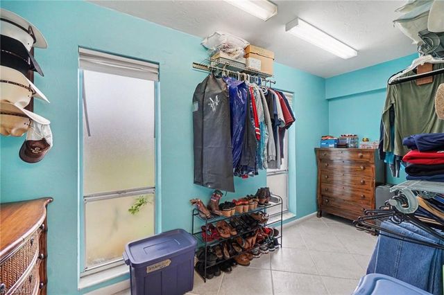 2215 SE 8th ST, Cape Coral, FL 33990