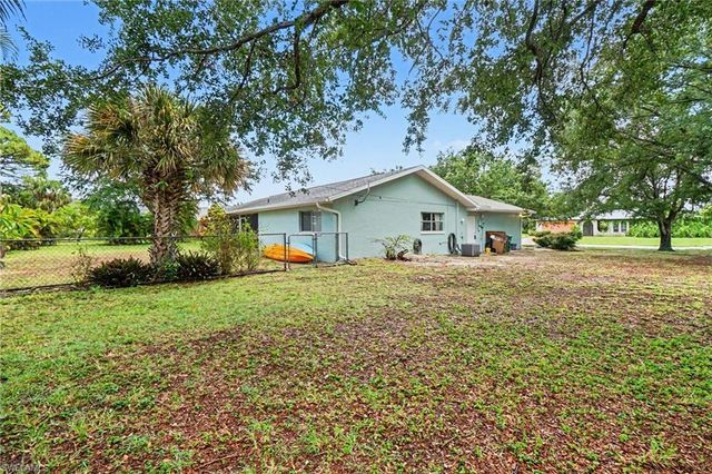 2215 SE 8th ST, Cape Coral, FL 33990