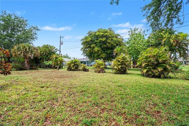2215 SE 8th ST, Cape Coral, FL 33990