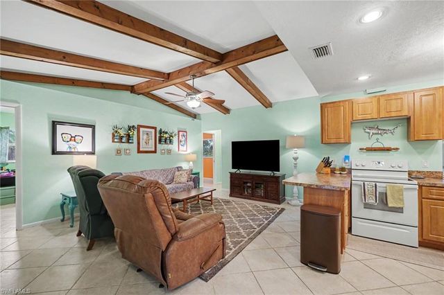 2215 SE 8th ST, Cape Coral, FL 33990