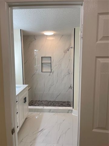 10813 VENICE CIRCLE, Tampa, FL 33635