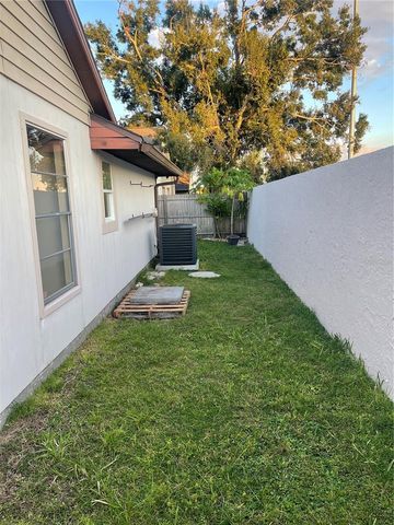 10813 VENICE CIRCLE, Tampa, FL 33635