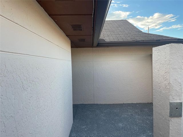 10813 VENICE CIRCLE, Tampa, FL 33635