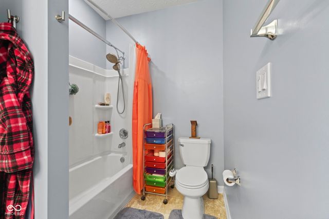 2422 Montezuma Express Drive, Greenfield, IN 46140