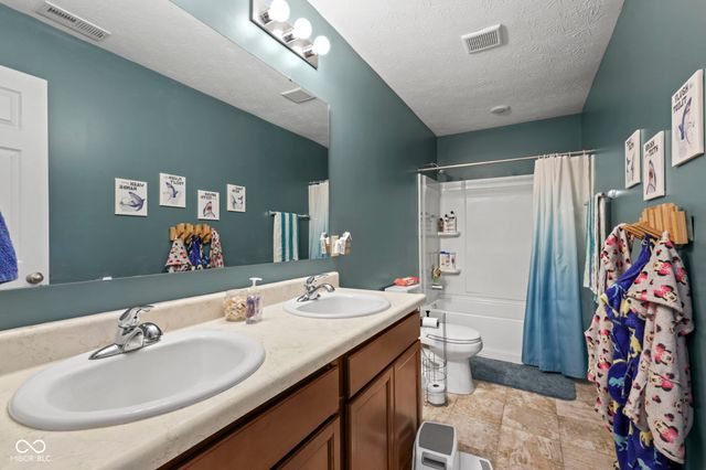 2422 Montezuma Express Drive, Greenfield, IN 46140