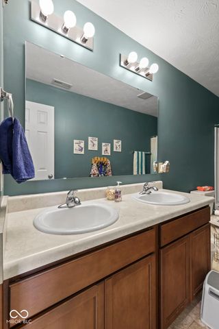 2422 Montezuma Express Drive, Greenfield, IN 46140