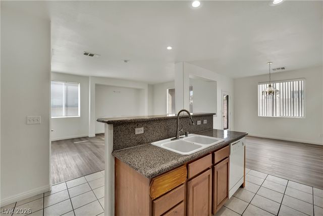 9018 Toast Avenue, Las Vegas, NV 89148