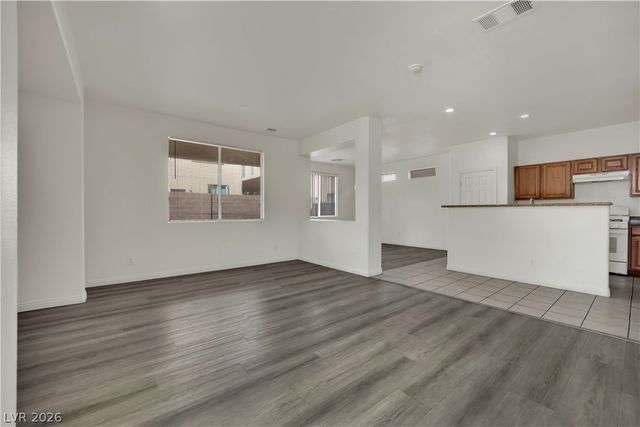 9018 Toast Avenue, Las Vegas, NV 89148