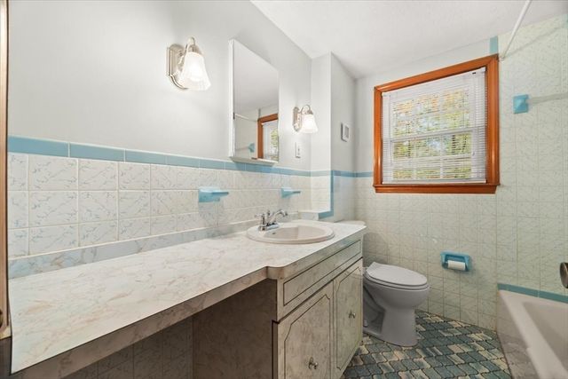 7 Glen Echo Blvd, Stoughton, MA 02072