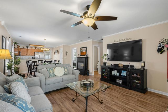 813 Silvercrest Dr., Myrtle Beach, SC 29579