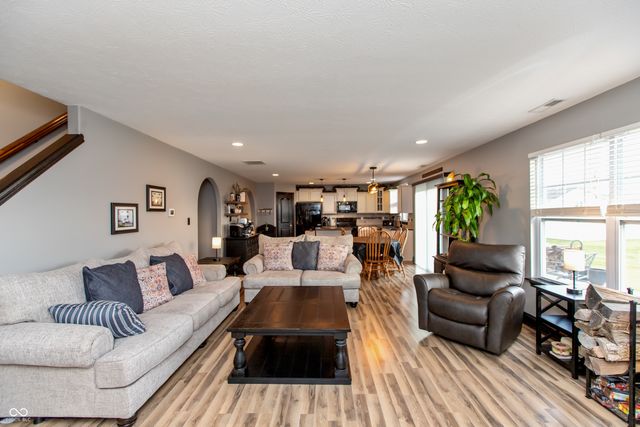 143 Stamford Drive, Pittsboro, IN 46167