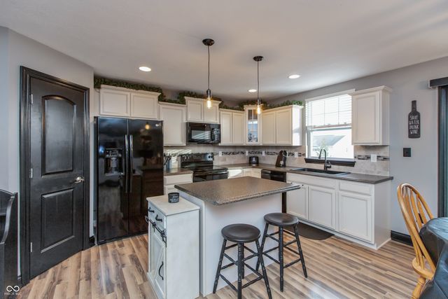 143 Stamford Drive, Pittsboro, IN 46167