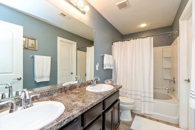 143 Stamford Drive, Pittsboro, IN 46167