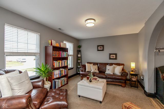 143 Stamford Drive, Pittsboro, IN 46167