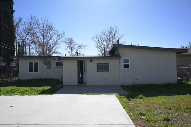 16300 Live Oak, Hesperia, CA 92345