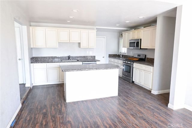 16300 Live Oak, Hesperia, CA 92345