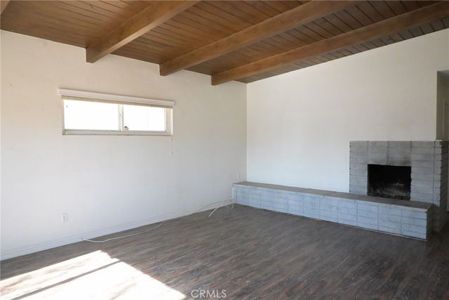 16300 Live Oak, Hesperia, CA 92345