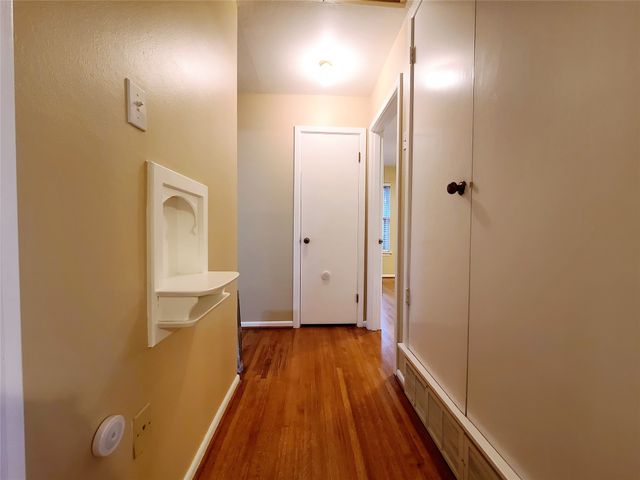 1830 Viewcrest Drive, Dallas, TX 75228