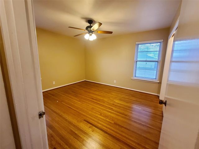 1830 Viewcrest Drive, Dallas, TX 75228