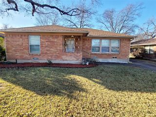 1830 Viewcrest Drive, Dallas, TX 75228