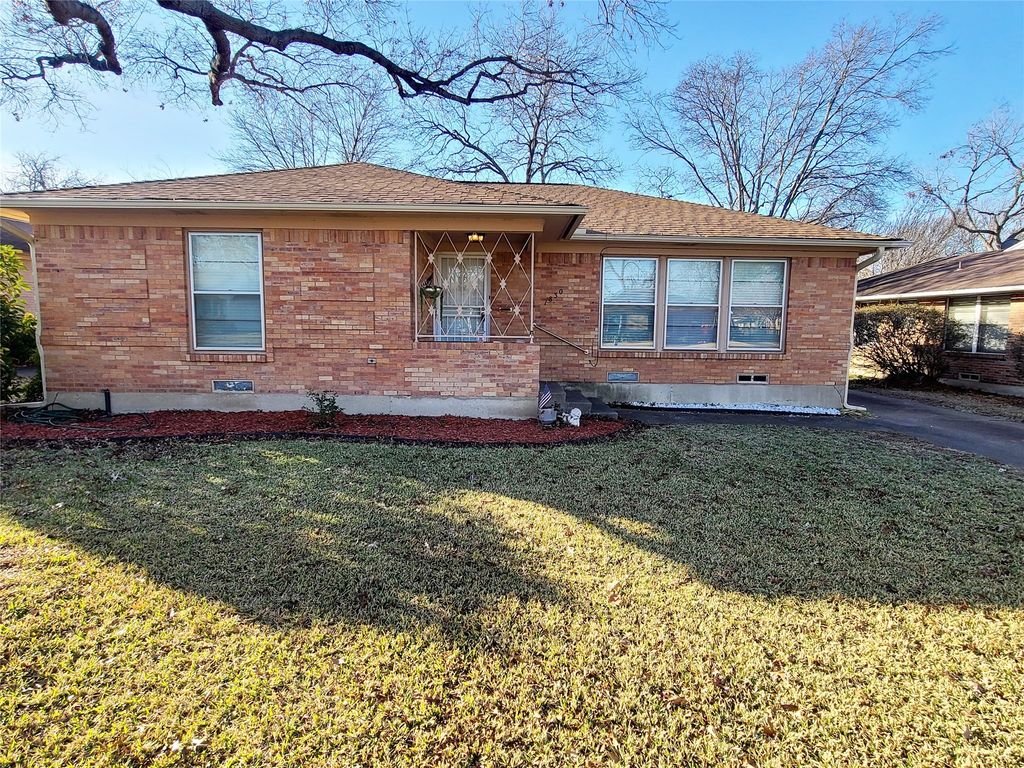 1830 Viewcrest Drive, Dallas, TX 75228