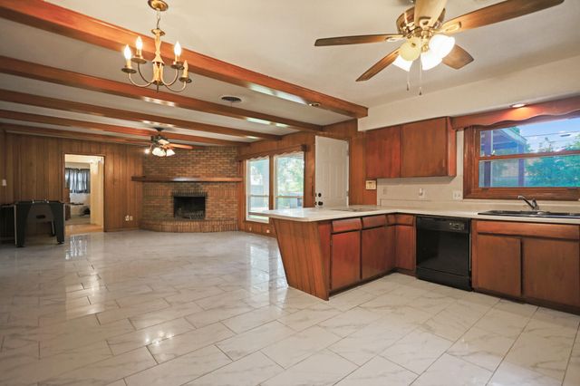 5209 17th Street, Lubbock, TX 79416