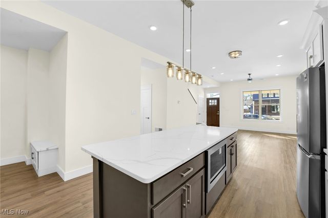 1885 Woodlawn Avenue, Cleveland, OH 44112