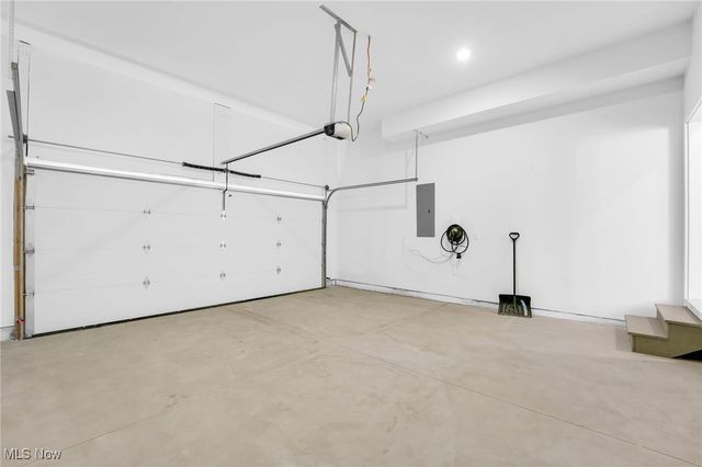 1885 Woodlawn Avenue, Cleveland, OH 44112