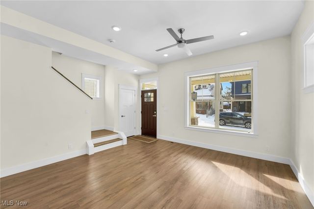 1885 Woodlawn Avenue, Cleveland, OH 44112