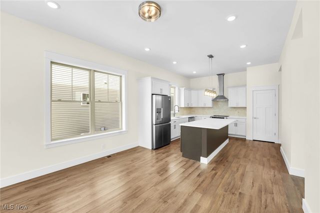 1885 Woodlawn Avenue, Cleveland, OH 44112