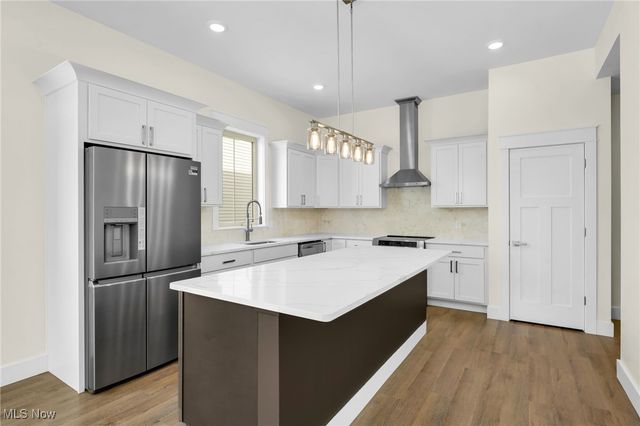 1885 Woodlawn Avenue, Cleveland, OH 44112