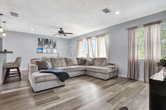 6290 SW 18th Place, North Lauderdale, FL 33068